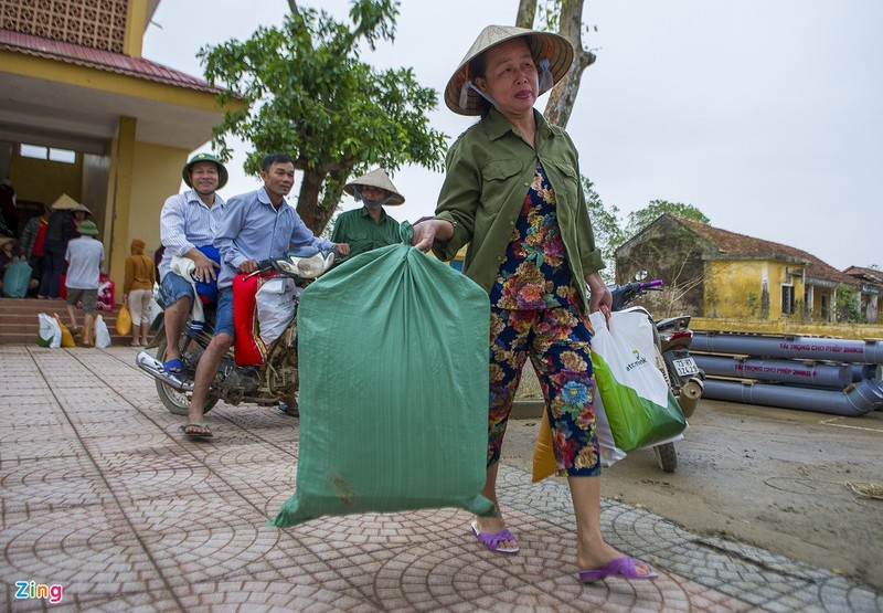 Trang tay sau lu, nguoi Quang Binh them noi lo bao den-Hinh-8