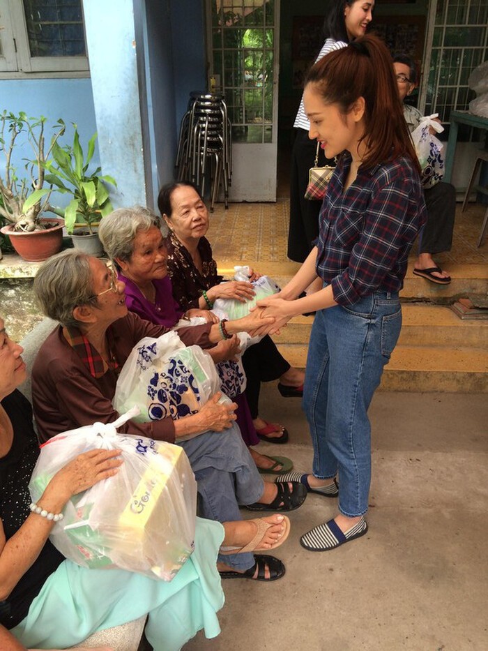 Trang phuc gian di sao Viet di tu thien duoc nguoi ham mo yeu men-Hinh-11