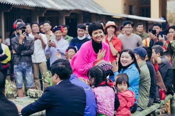 Trang phuc gian di sao Viet di tu thien duoc nguoi ham mo yeu men-Hinh-12