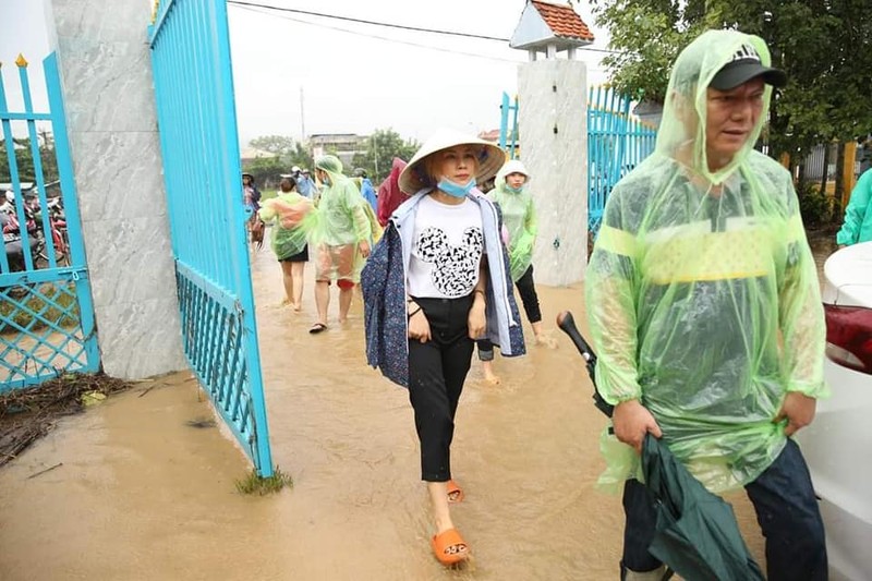 Trang phuc gian di sao Viet di tu thien duoc nguoi ham mo yeu men-Hinh-3