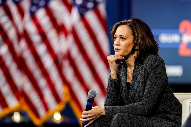 Gu thoi trang thanh lich cua Pho Tong thong My tuong lai Kamala Harris-Hinh-6