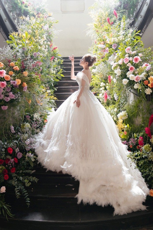 Ngắm cô dâu Diệu Nhi trong những thiết kế váy cưới lộng lẫy như công chúa