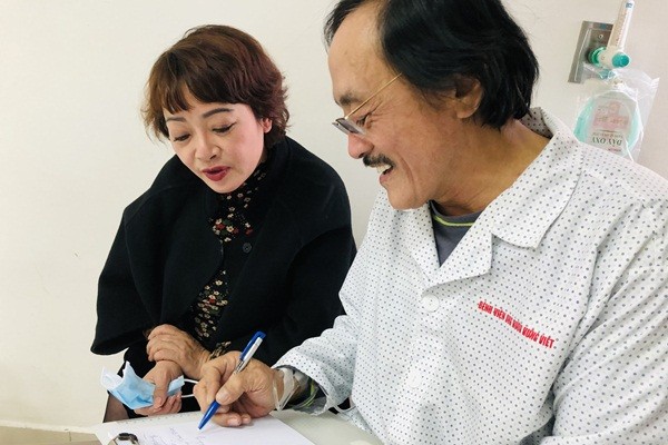 Benh ung thu ha hong cua nghe si Giang coi kho phat hien ra sao?