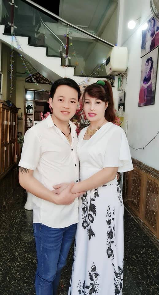 Co dau 64 tuoi lo anh say ruou, chong binh luan gay chu y-Hinh-3