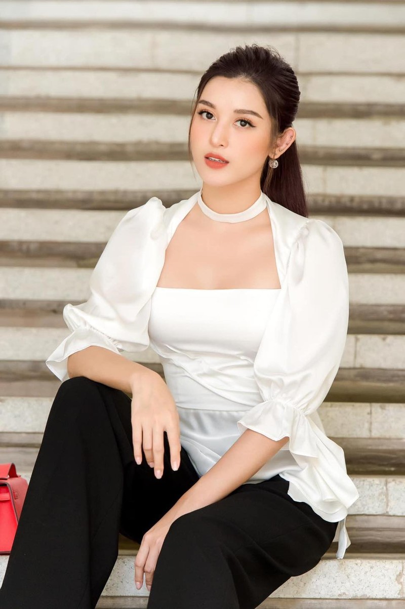 Bi quyet giu dang sieu nong bong cua A hau Huyen My-Hinh-6