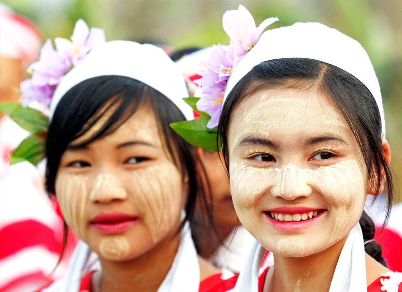 Kham pha bi quyet lam dep truyen thong “cuc la” cua phu nu Myanmar-Hinh-10
