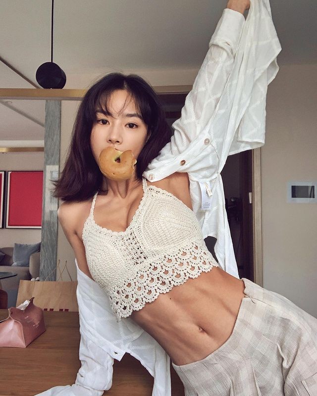 Hot girl phong gym xu Trung “dot mat” fan boi thoi trang khoe eo sexy-Hinh-10