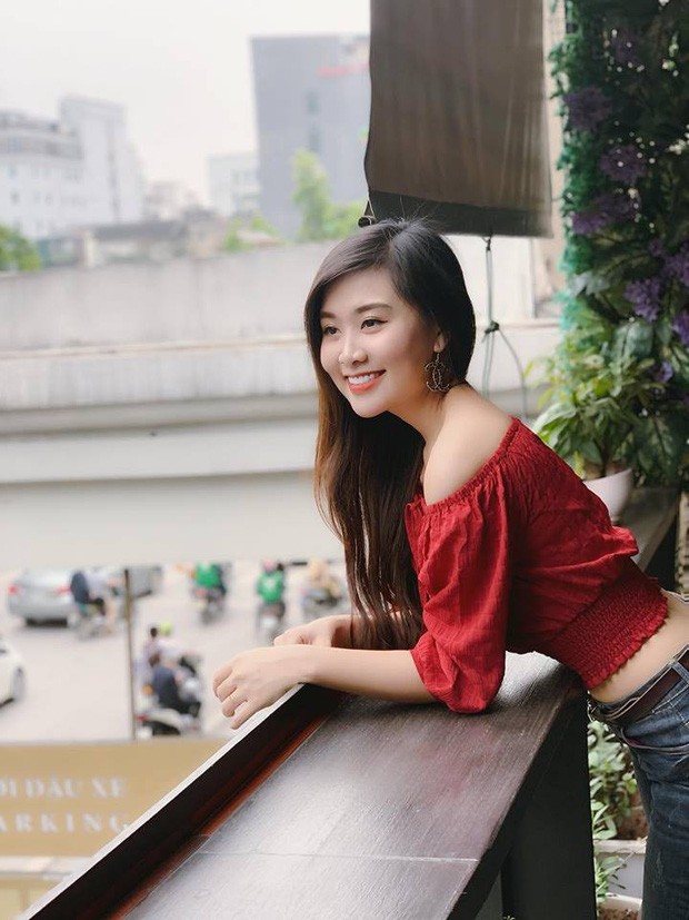 Nu giang vien xu Nghe gay sot vi qua xinh dep va an mac goi cam-Hinh-5