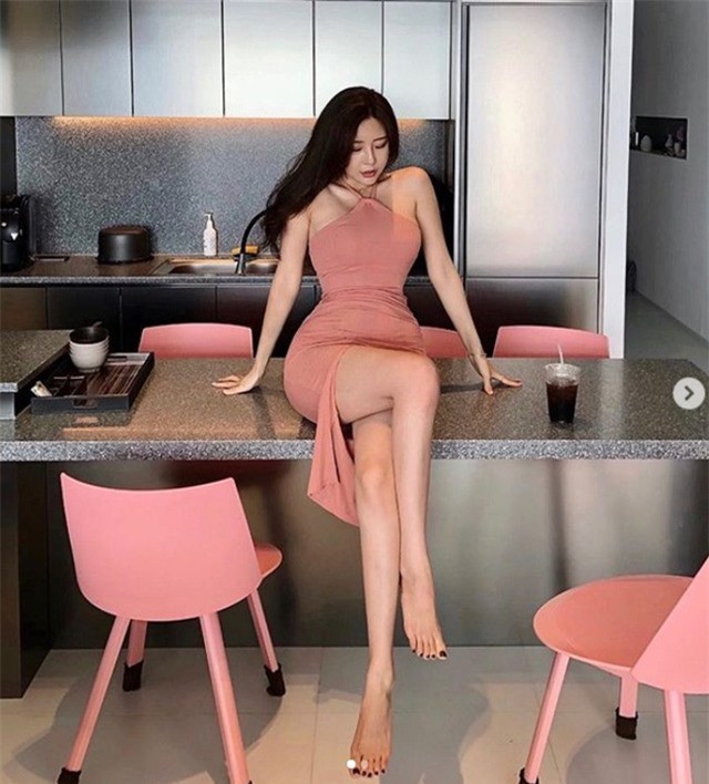 “Dai hot girl Han Quoc” chuong trang phuc khoe vong 1 nong bong-Hinh-12
