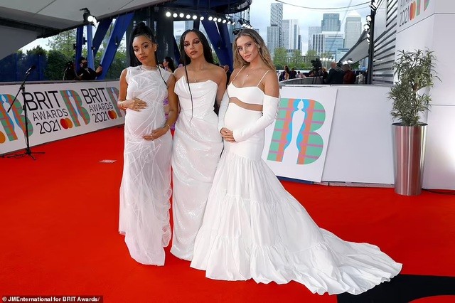 “Nong mat” loat my nhan mac trang phuc ho bao tai tham do Brit Awards 2021-Hinh-8