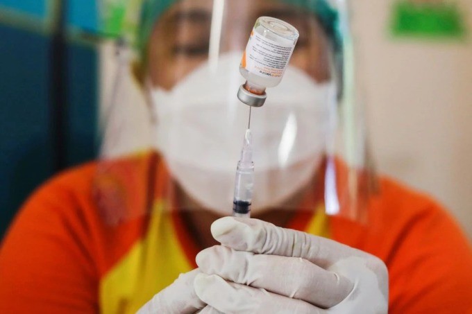 Choang: Nguoi dan ong Indonesia thua nhan da tiem 16 mui vaccine Covid-19