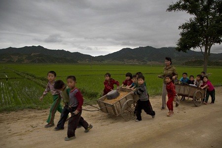 Cuoc song binh di va thanh binh o vung nong thon Trieu Tien-Hinh-12