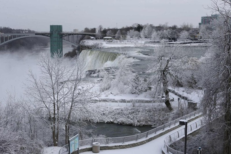 Ngam khung canh ngoan muc khi thac nuoc Niagara hung vi dong bang-Hinh-2