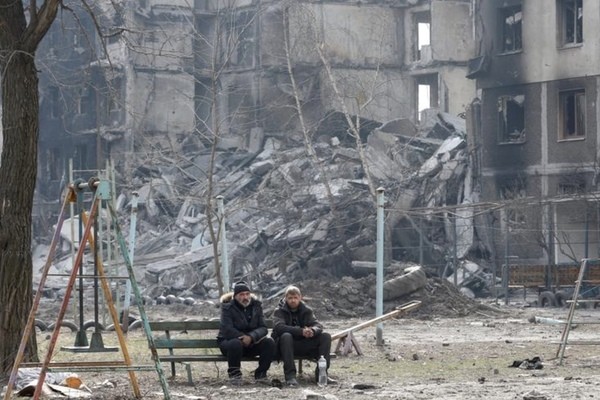 Nhoi long canh hoang tan o Mariupol, Ukraine sau 4 tuan hung bom dan-Hinh-9