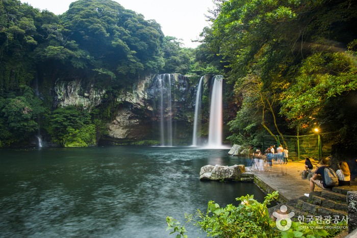 Dieu ban chua biet ve thac nuoc tuyet dep tren dao Jeju Han Quoc-Hinh-2