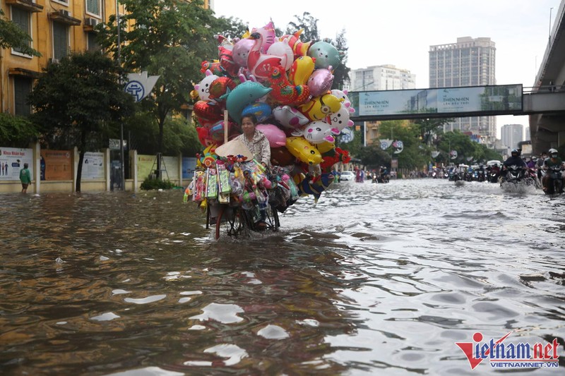 Du bao thoi tiet 30/5: Ha Noi, TP.HCM mua to, nguy co giong loc