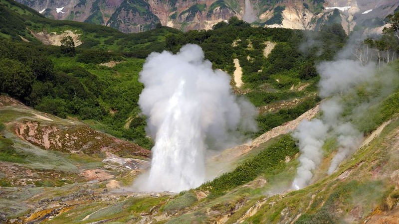 “Lac loi” vao thung lung nuoc nong dep nhu tien canh o Nga-Hinh-8