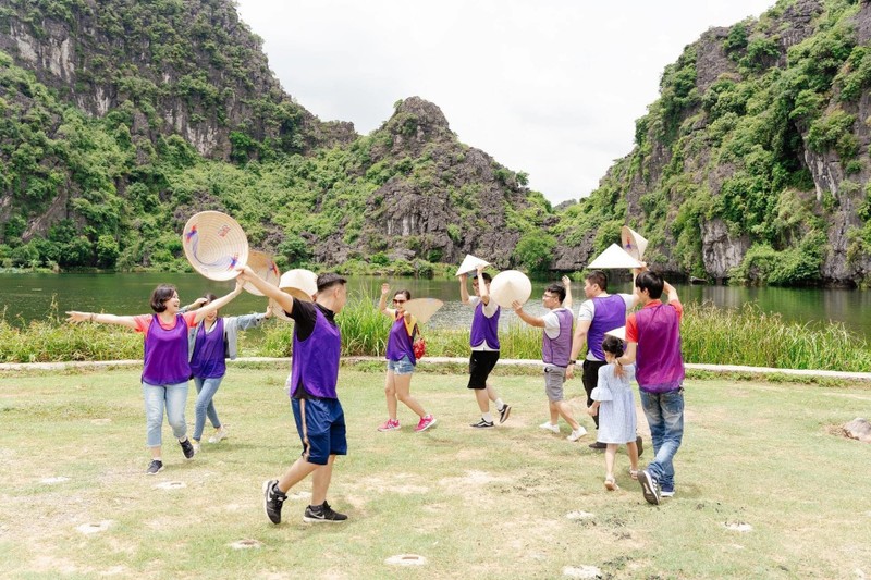 Nhieu nhan vien khong dam tu choi choi team building nhay cam-Hinh-2