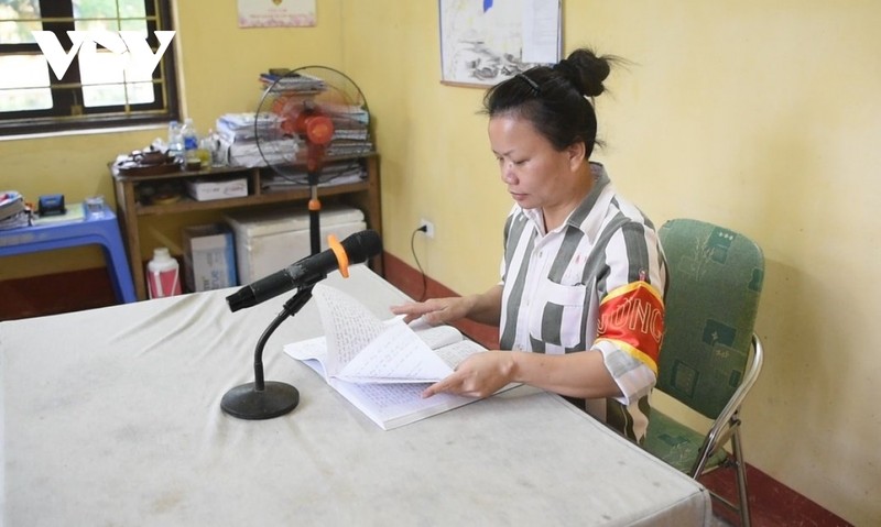 Nu can bo UBND tinh nhieu lan nghi den tu tu khi nhan 2 an chung than-Hinh-2