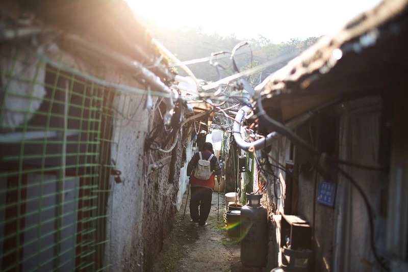 Khung canh toi tan o khu o chuot ngay canh khu nha giau Seoul-Hinh-8