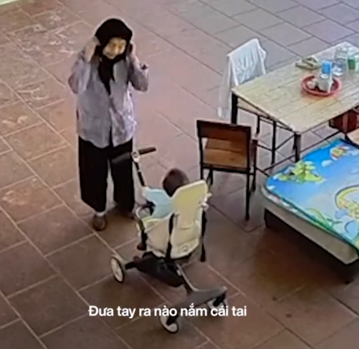 Clip khoanh khac cu ba mua hat bai thieu nhi cung cac chau-Hinh-2