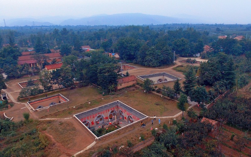 Ngoi lang ky la nghe tieng nguoi nhung khong thay ai