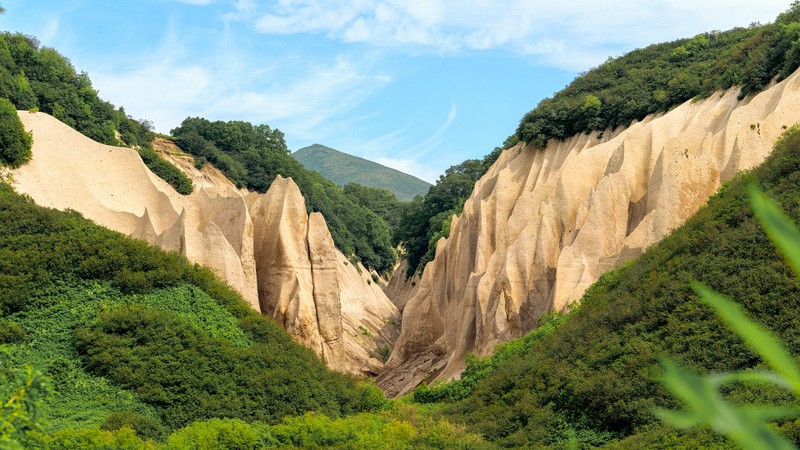 Ve dep ky ao cua thung lung da trang hung vi o Kamchatka-Hinh-3