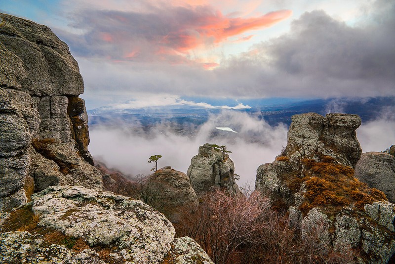 Khung canh am anh cua Thung lung ma o Crimea-Hinh-8