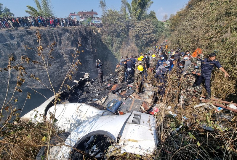 “Noi soi” dong may bay ATR-72 vua roi o Nepal