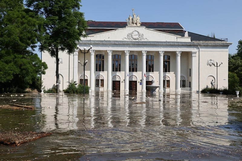 Nguoi dan Ukraine kho so vi dap thuy dien Kakhovka bi vo-Hinh-2