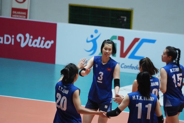 Nguoc dong ha Indonesia, bong chuyen nu Viet Nam vo dich AVC Challenge Cup