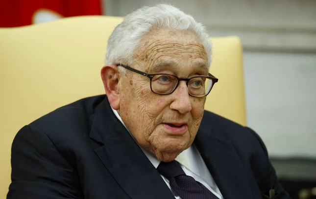 Cuu Ngoai truong My Henry Kissinger van di ngoai giao o tuoi 100