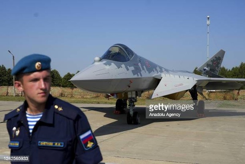 Vi sao Su-57 mien nhiem truoc cac no luc gay nhieu va nghe len?