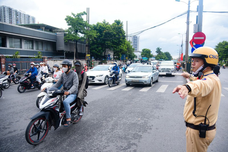 Cua ngo Thu do ngay cuoi nghi le 2/9 khong xay ra un tac-Hinh-9