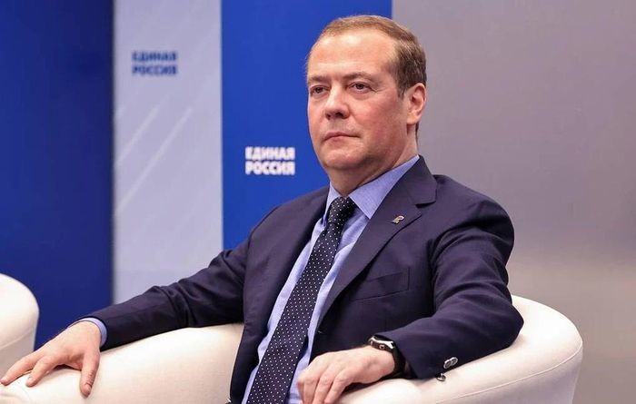 Ong Dmitry Medvedev noi ve vung 'dat nguyen thuy' cua Nga