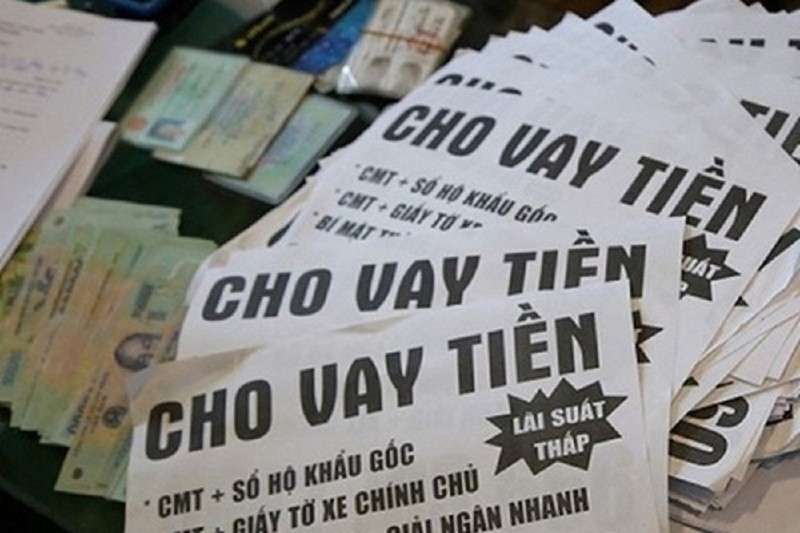 Hai cuu can bo cong an phuong o Ha Noi bi cao buoc cho vay nang lai, to chuc ghi lo de