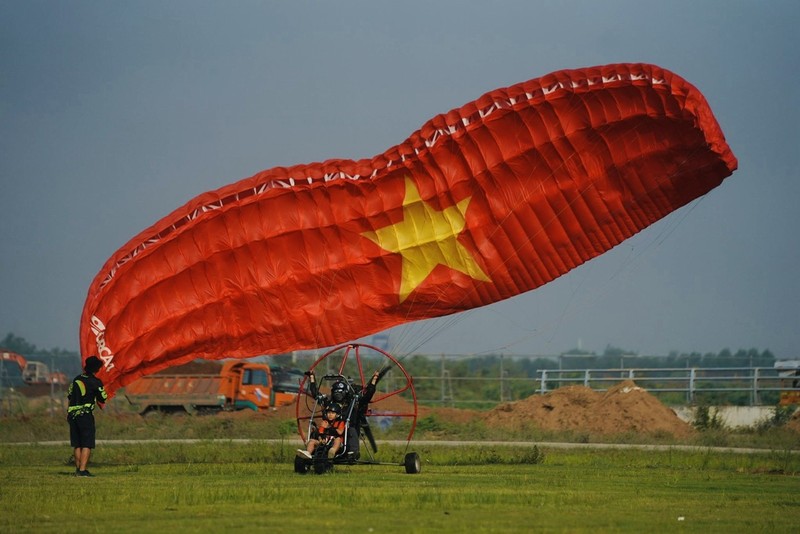 Du khach thich thu ngam TP Ho Chi Minh tu tren cao bang du luon-Hinh-12