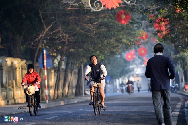 Ha Noi vang ve la thuong trong ngay dau nam moi 2015-Hinh-11