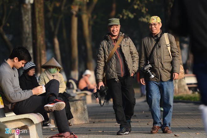 Ha Noi vang ve la thuong trong ngay dau nam moi 2015-Hinh-13