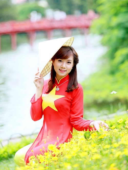 Nu sinh Ha thanh khoe sac voi ao dai co do sao vang-Hinh-12