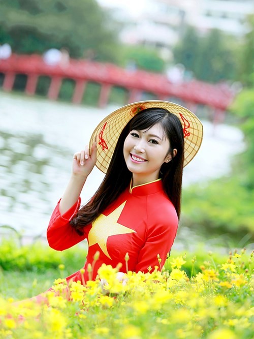 Nu sinh Ha thanh khoe sac voi ao dai co do sao vang-Hinh-14