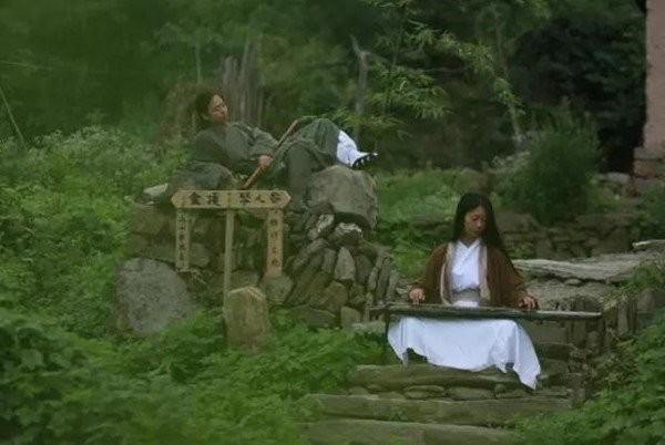 Cap doi len nui an cu, song nhu trong phim kiem hiep-Hinh-4