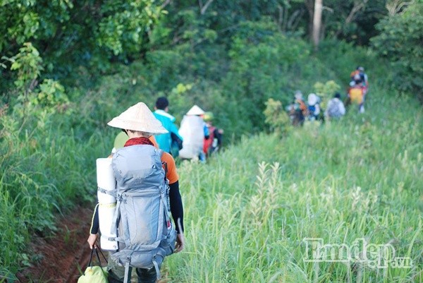 Theo chan 9X kham pha cung duong trek dep nhat Viet Nam-Hinh-7