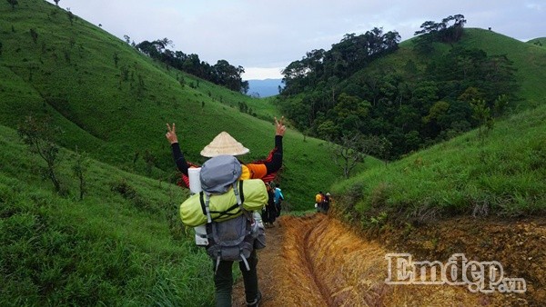 Theo chan 9X kham pha cung duong trek dep nhat Viet Nam-Hinh-9