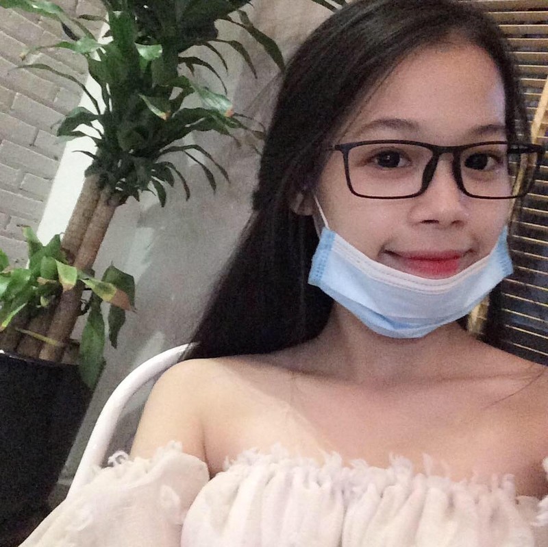 “Hot girl deo khau trang nhieu nhat hanh tinh” len tieng-Hinh-5