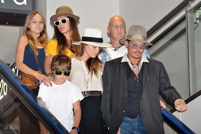 Tai sao con Johnny Depp lai cam ghet me ghe Amber Heard-Hinh-3