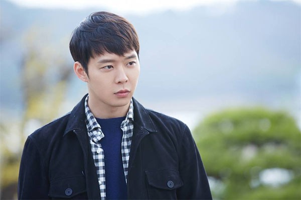 Nam ca si Park Yoochun bi to xam hai tinh duc