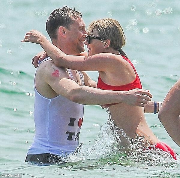 Tom Hiddleston phu nhan tin don yeu Taylor Swift de PR-Hinh-2