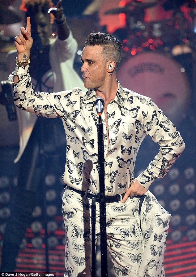 Robbie Williams than nhien khoe quan chip tren san khau-Hinh-5