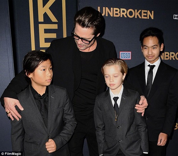 Brad Pitt lan dau gap con sau ly hon-Hinh-2